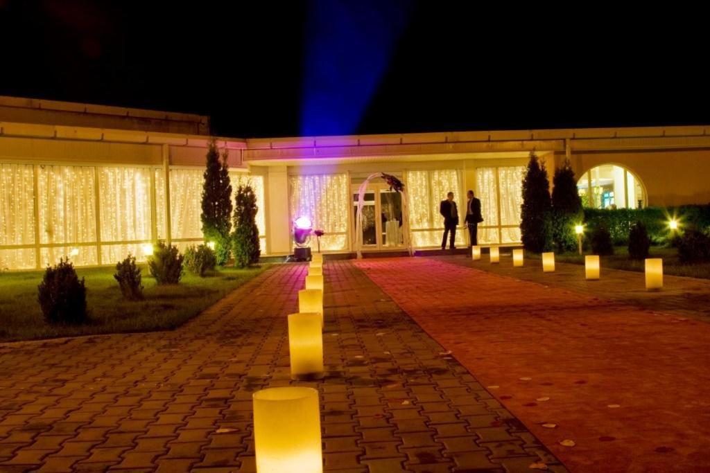 Hotel Star Piteşti Extérieur photo