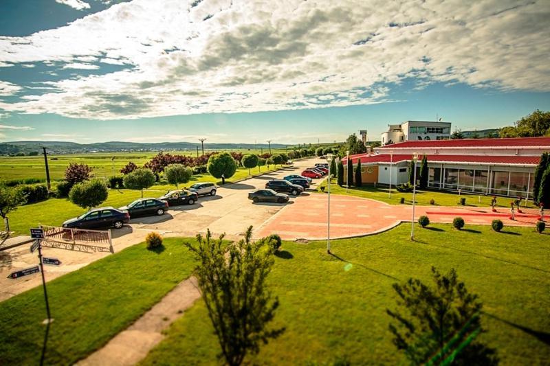 Hotel Star Piteşti Extérieur photo