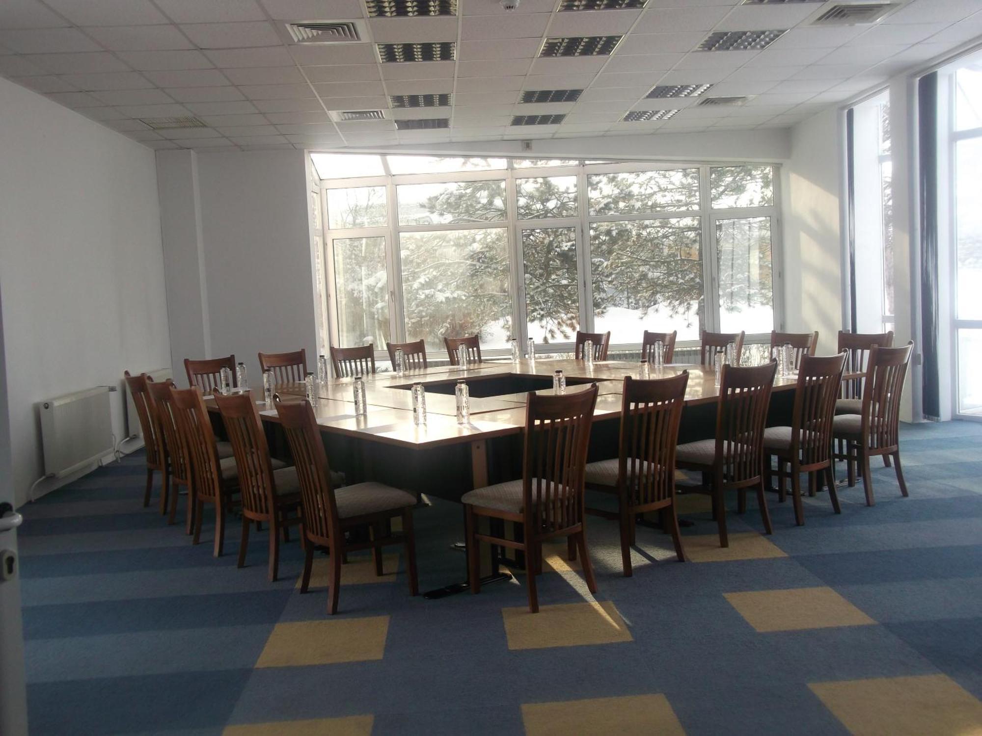 Hotel Star Piteşti Extérieur photo
